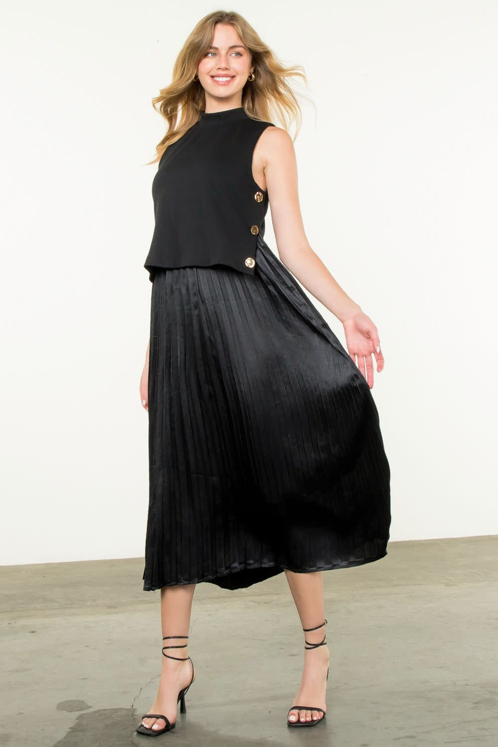 PLEATED SKIRT DRESS