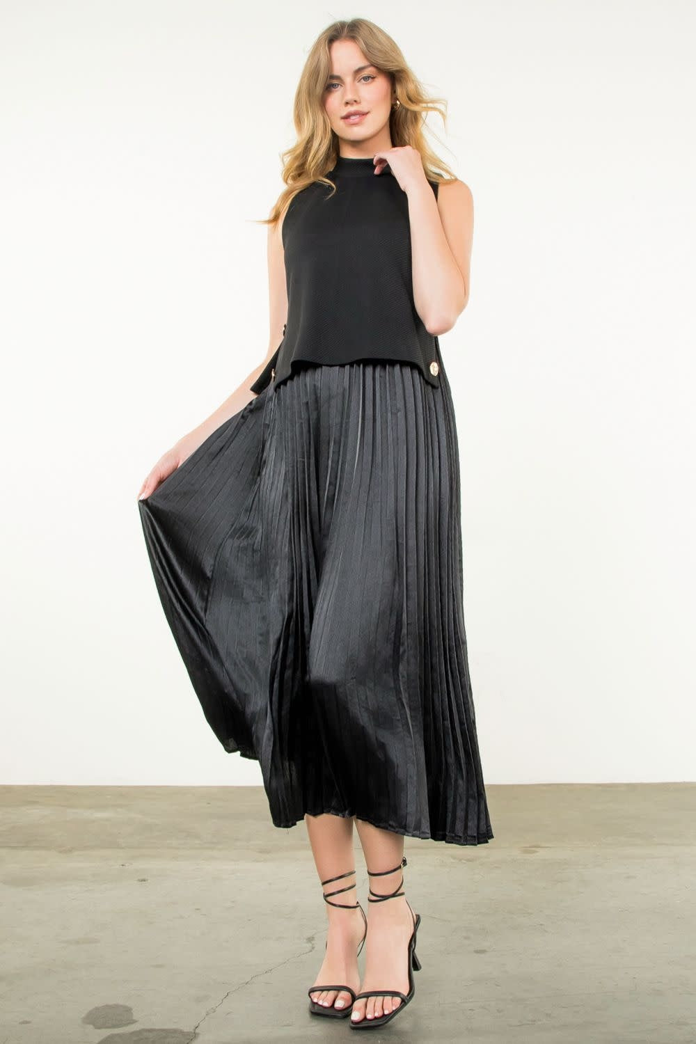 PLEATED SKIRT DRESS