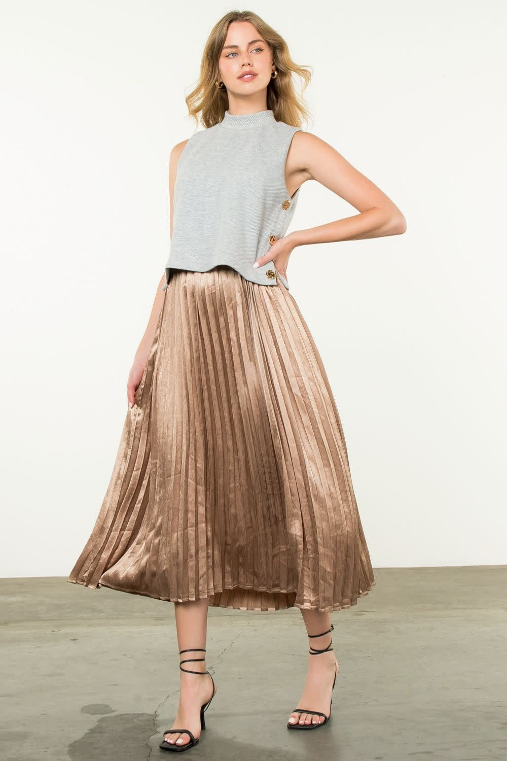 PLEATED SKIRT DRESS
