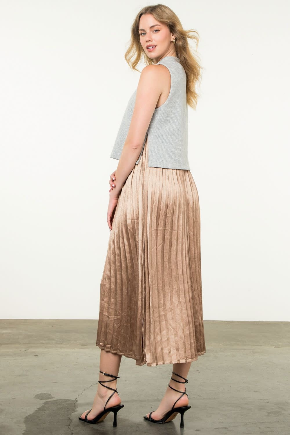 PLEATED SKIRT DRESS